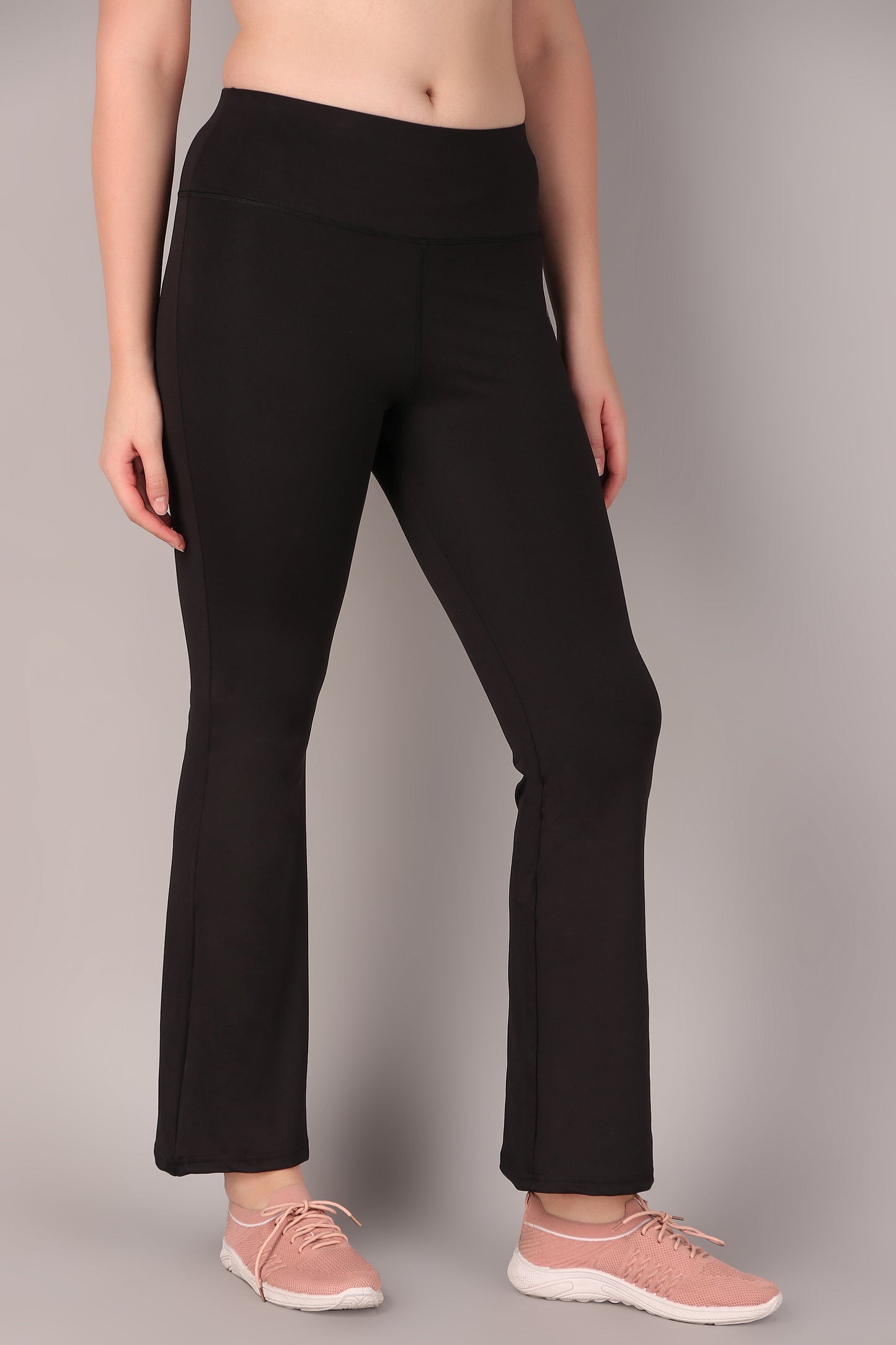 Super Flare Pants in Black